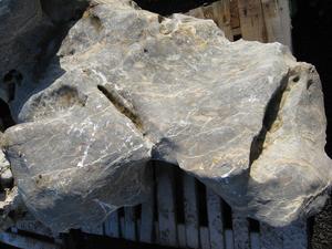 Solitérny kameň, hmotnosť 1100 kg, výška 180 cm - Solitérny kameň, hmotnosť 1000 kg, výška 150 cm | T - TAKÁCS veľkoobchod