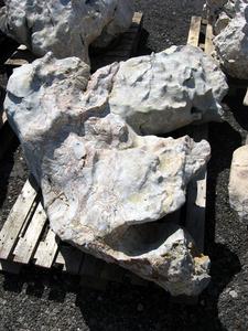 Solitérny kameň, hmotnosť 870 kg, výška 180 cm - Blue Meteora solitérny kameň | T - TAKÁCS veľkoobchod